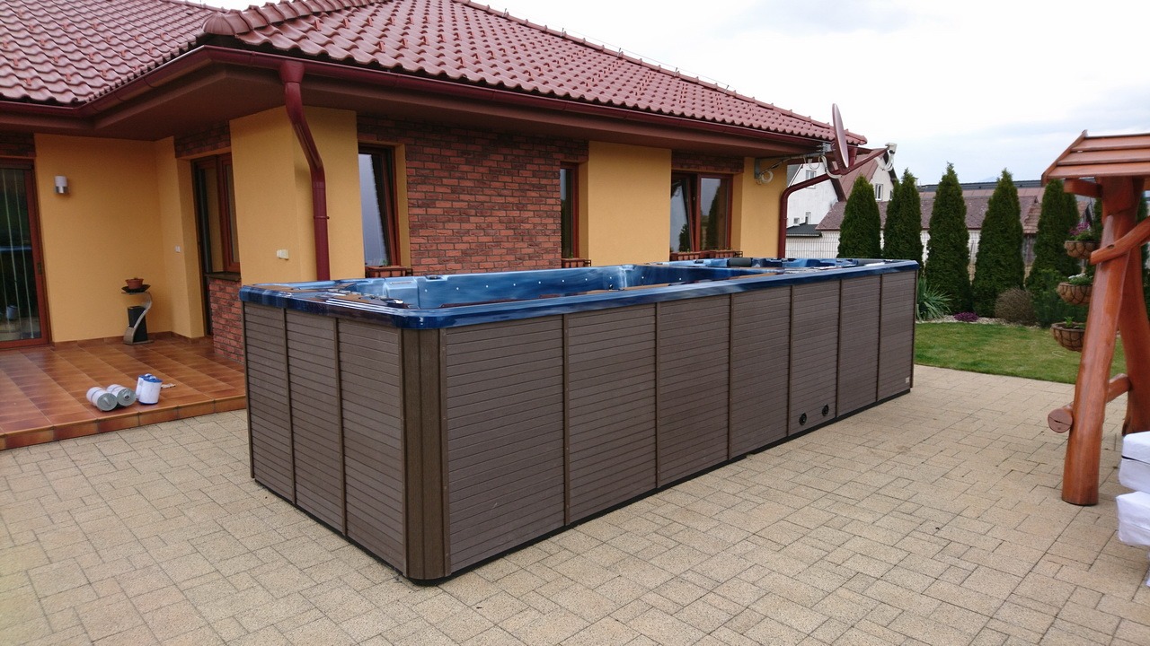 Plavecky-bazen-s-protiprudom-a-virivkou-Hektor-XL5